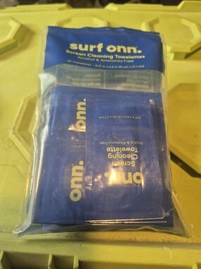 surf onn. Screen Cleaning Towelettes - Blue Packaging